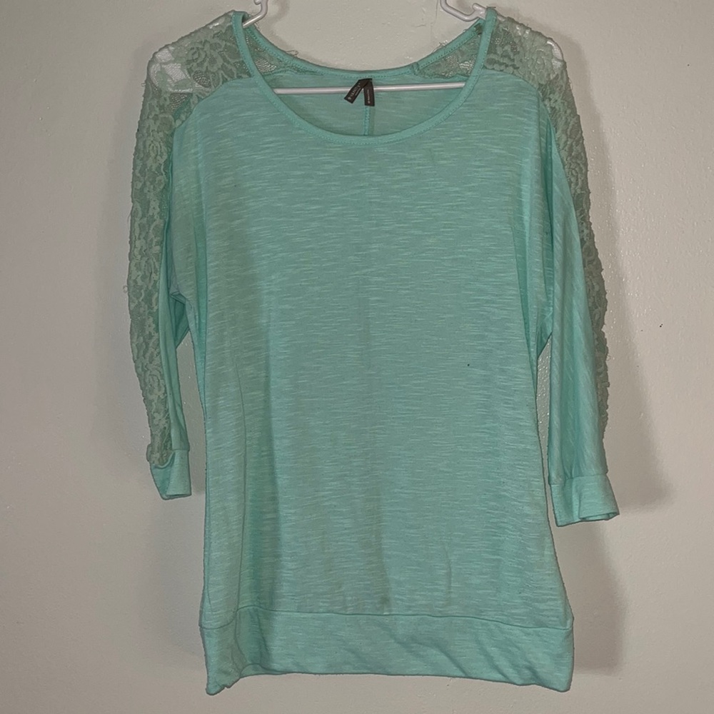 Women’s Quarter Sleeve